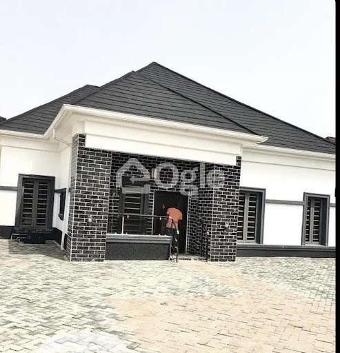 Newly built 2 bedroom detached duplex